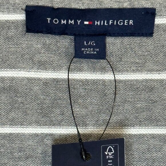 NWT Tommy Hilfiger Women's V-neck Sweater Sz L - Picture 3 of 5
